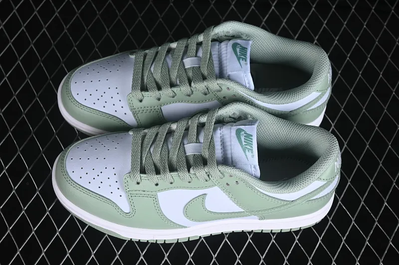 All categories Nk SB Dunk series Nk SB Dunk Low low-top sneakers Nike SB Dunk Low light green low-top casual sneakers IM6572-002
